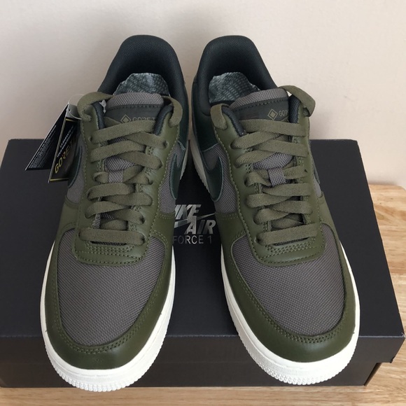 NIKE AIR FORCE 1 GTX SNEAKERS - Picture 4 of 9